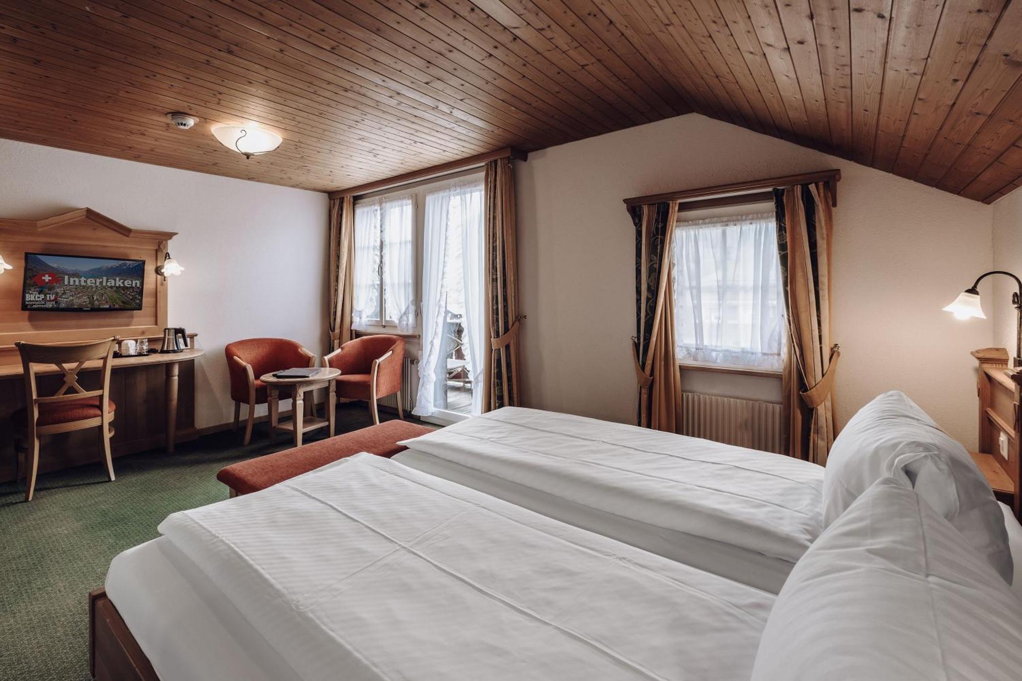 Swiss 3*